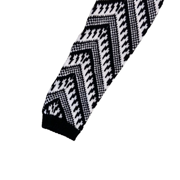 Nwot solana knits black & ecru sample Crew sweater Nordic print sleeves small - Picture 7 of 11